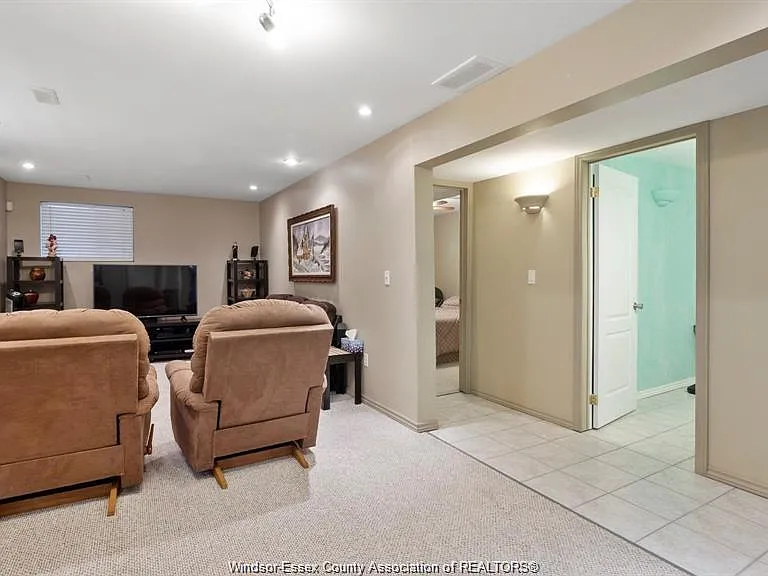 4221 Stagecoach Ave — Photo 11