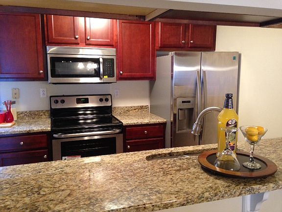 5th image of 2305 La Jolla Ct