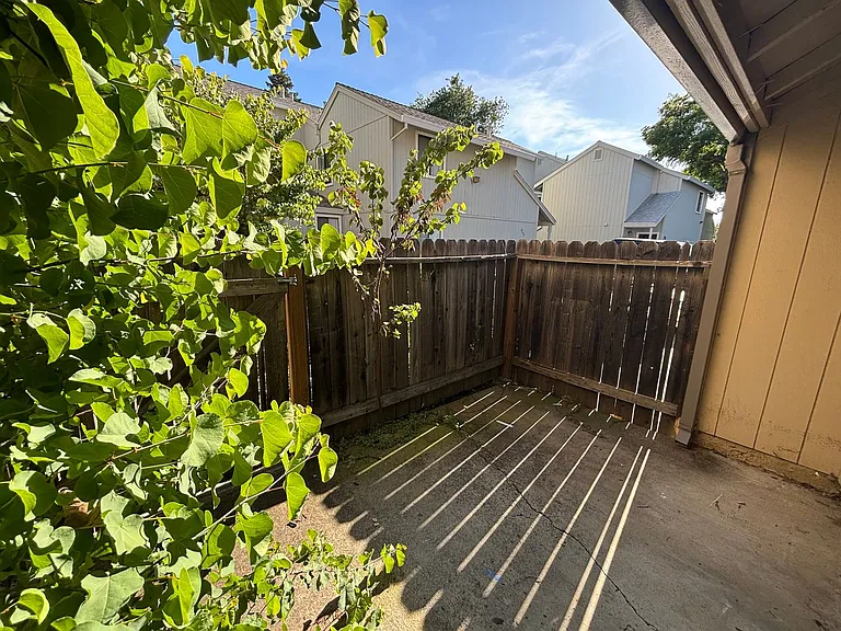 819 Adams Ter #A — Photo 27