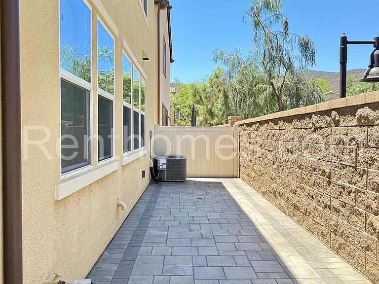 10835 Wendy Way — Photo 27