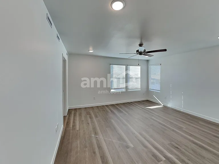 18458 W El Cortez Pl — Photo 11