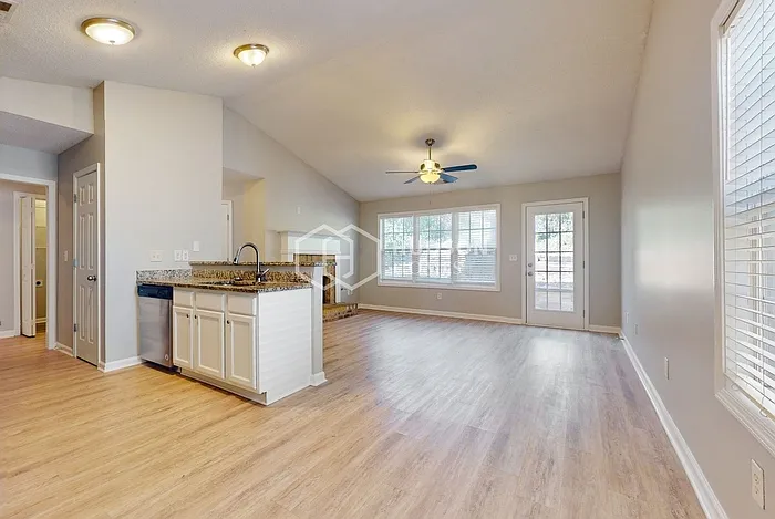 141 Greystone Cir — Photo 9