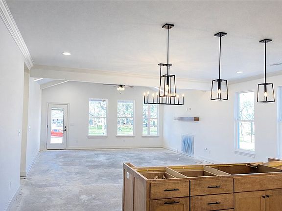 2nd image of 4790 Cowboy St