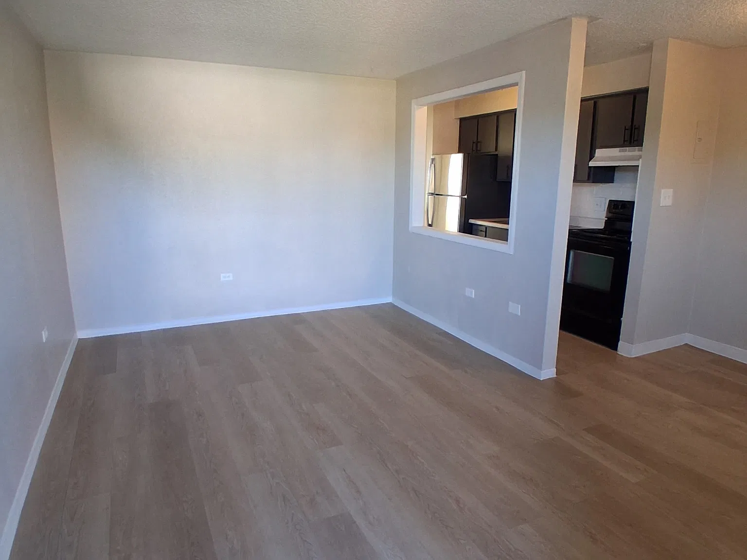 1100 Quivas — Photo 3