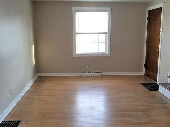 5th image of 141 Pullman Ave