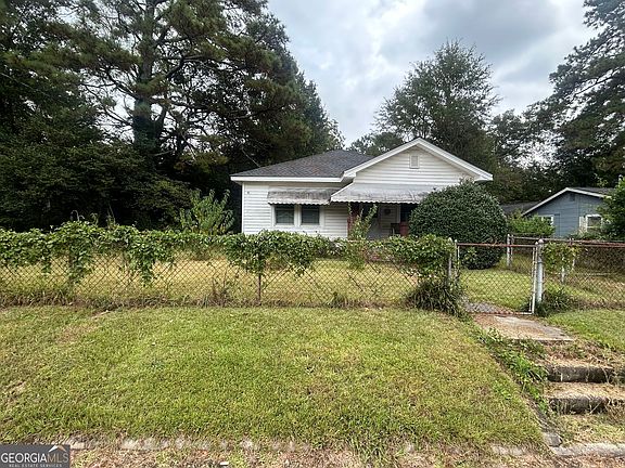 2nd image of 3861 Grand Ave