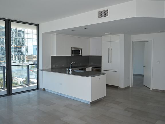 3rd image of 68 SE 6th St APT 1201
