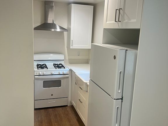 2nd image of 13070 Redwood Ave #7