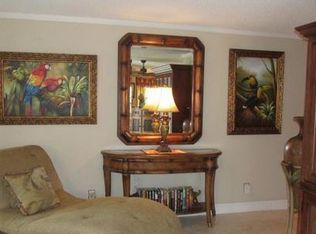 14 Uno Lago Dr, Juno Beach, FL 33408