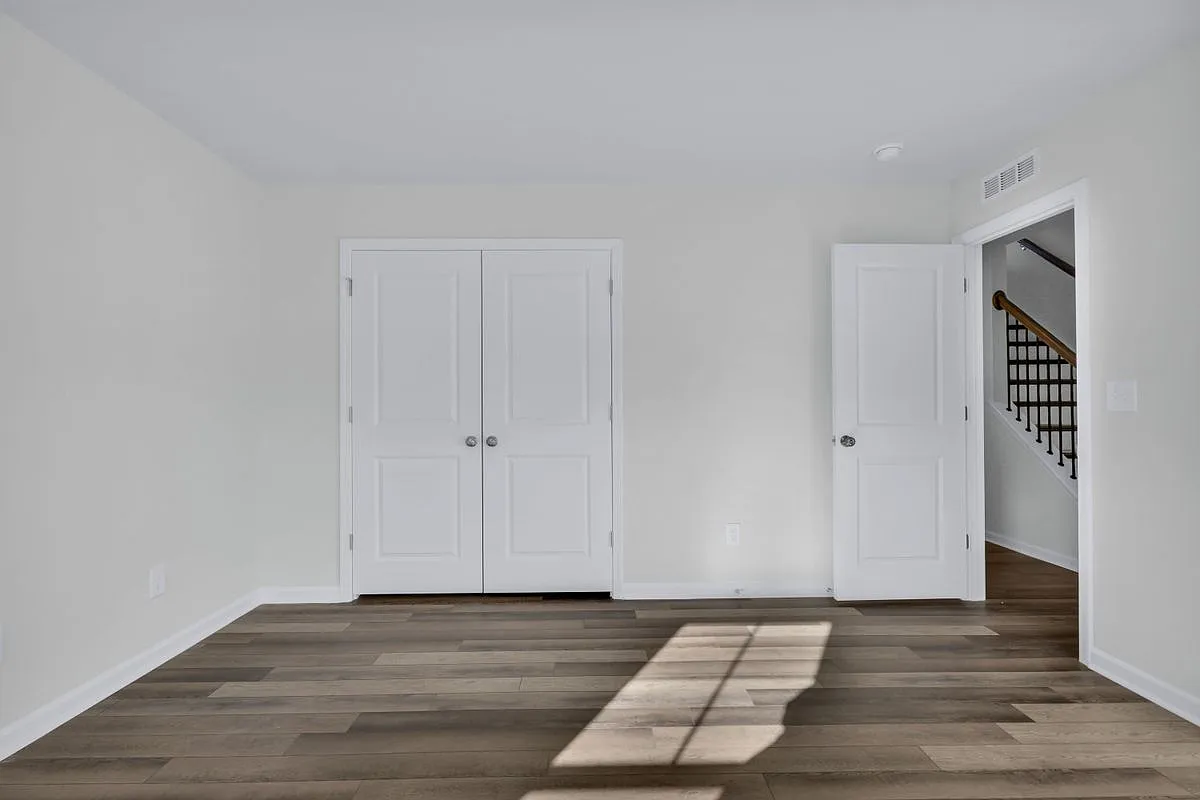 4 bed, 3.5 bath, 2304 sqft, $2,500 — Photo 4
