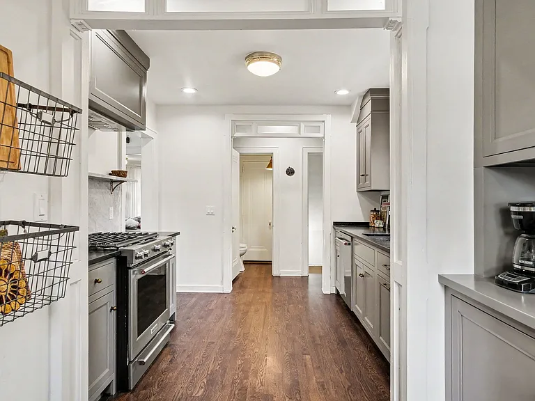 1154 E Chippewa Dr SE — Photo 9