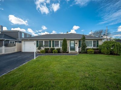 3454 Roanoke Street, Seaford, NY, 11783