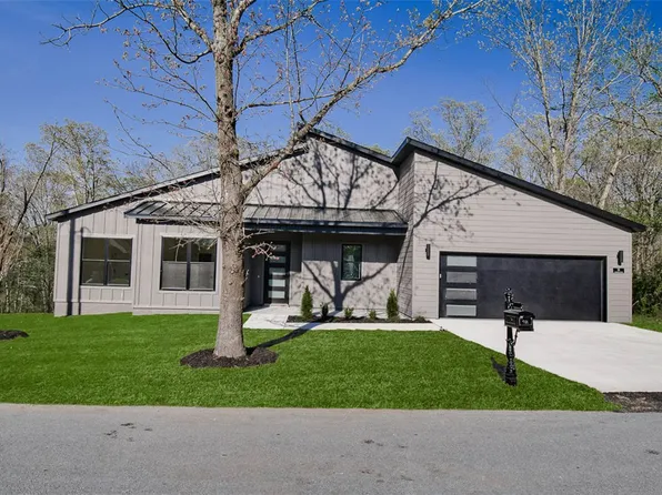 35 Coalburn Dr, Bella Vista, AR 72715