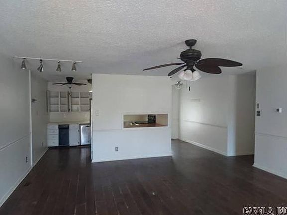 3rd image of 620 Brown Dr