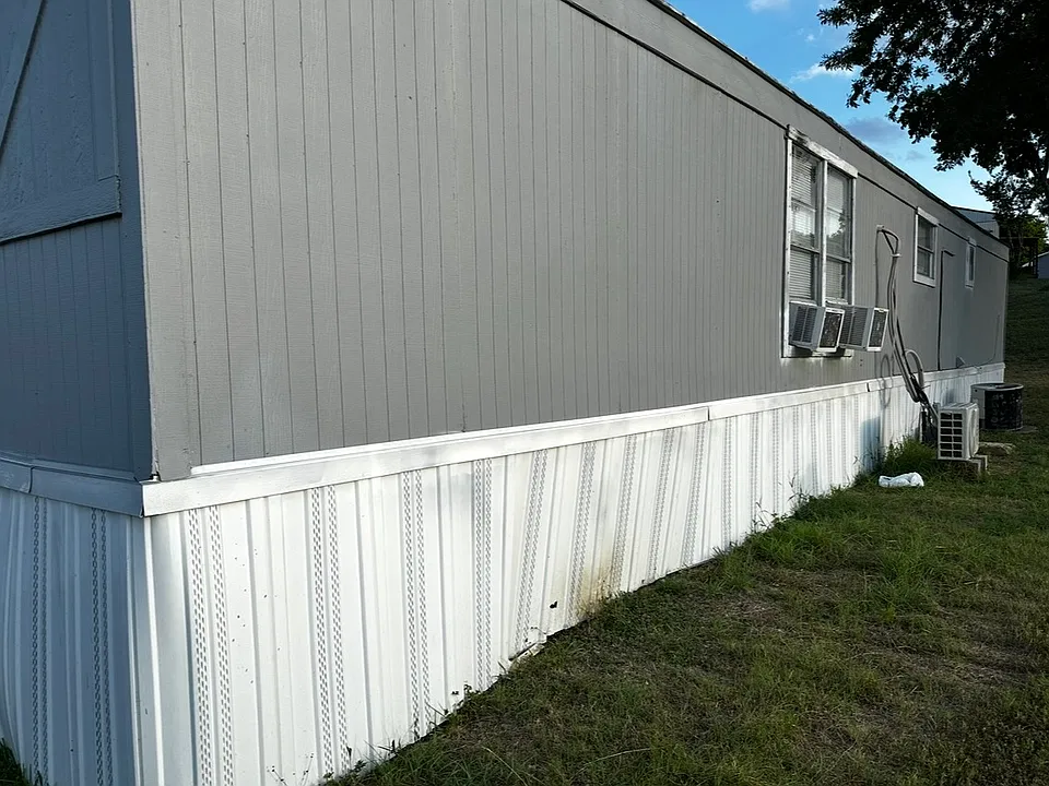 Building Photo 4