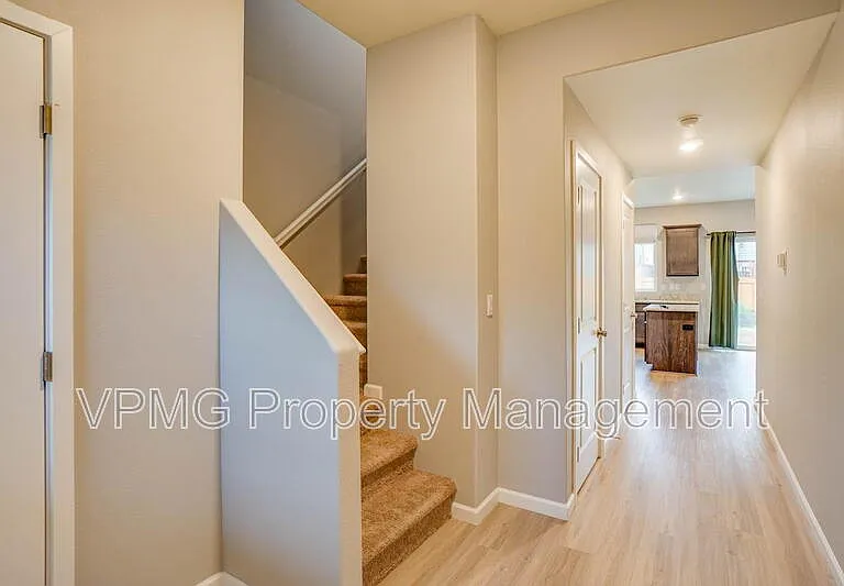 1423 W 16th Ave — Photo 5