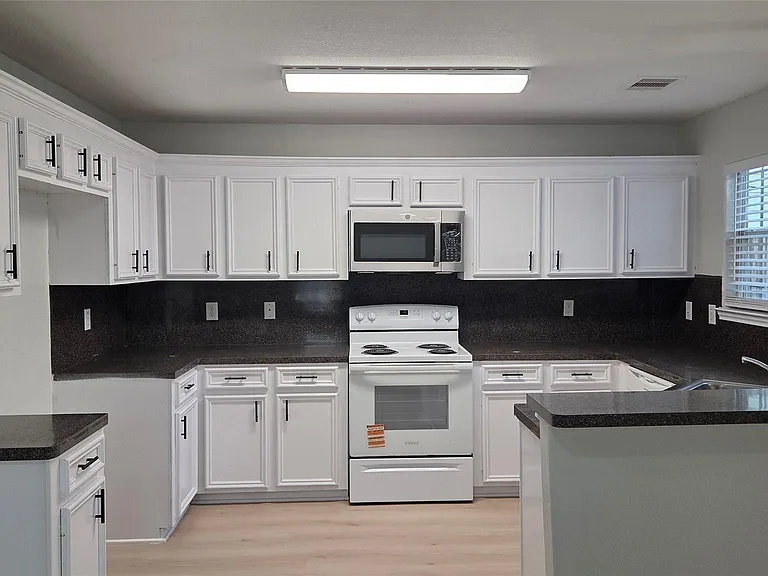 4121 Mallow St #B — Photo 9