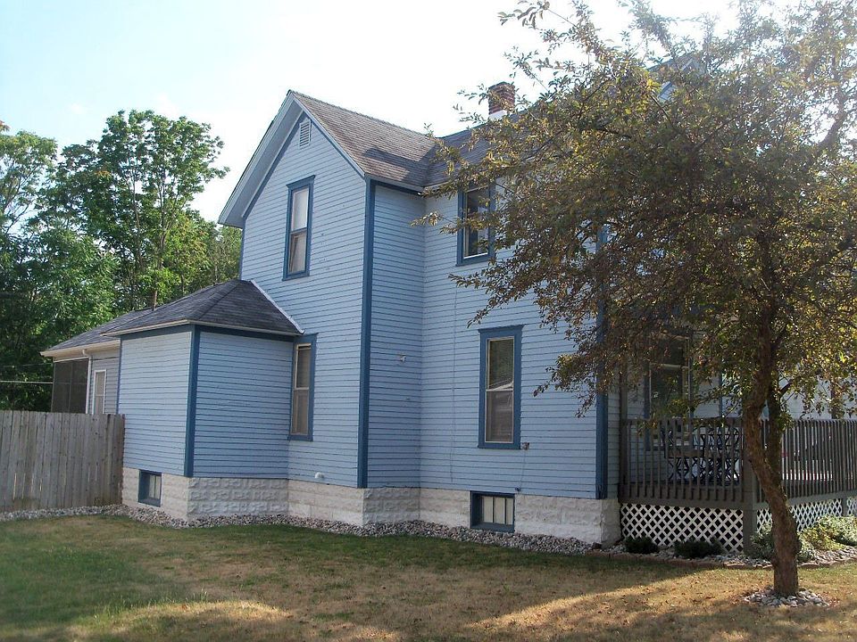 2nd image of 317 E 9th St