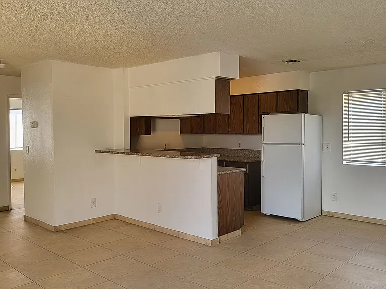 3117 E Carey Ave — Photo 3