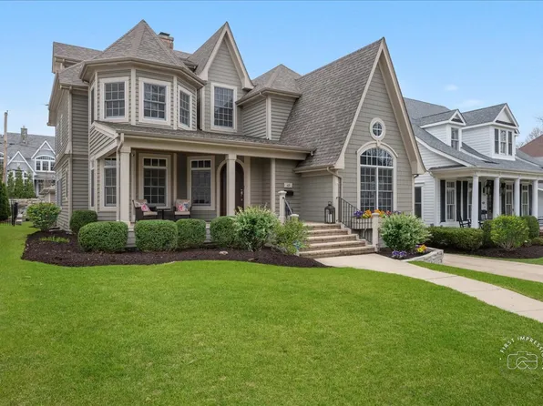 427 S Sleight St, Naperville, IL 60540