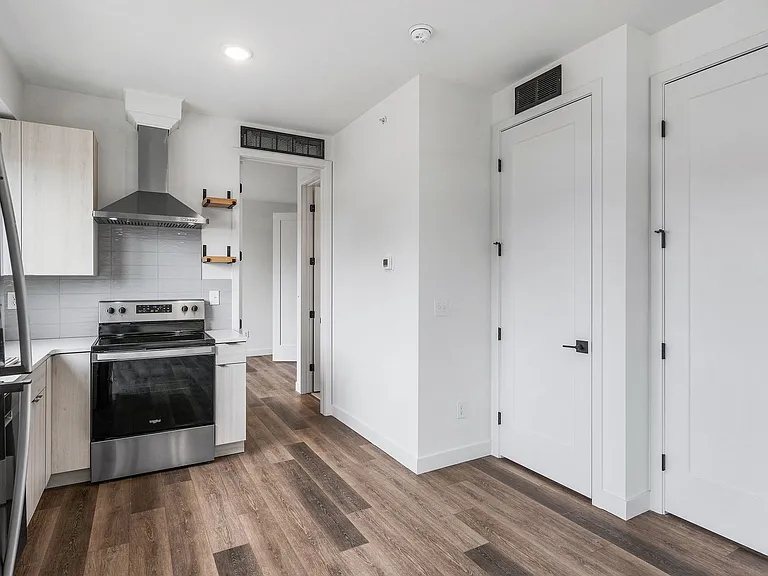 Olive Apartments — Photo 65