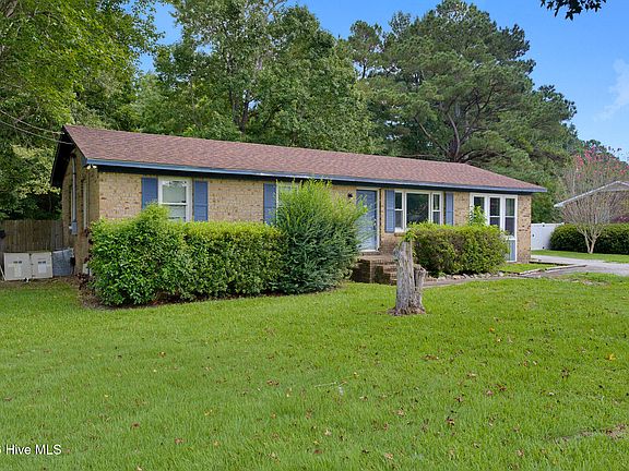 3rd image of 1406 Onslow Pines Road