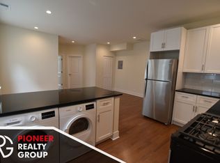 3229 N Clark St #3230-2R, Chicago, IL 60657