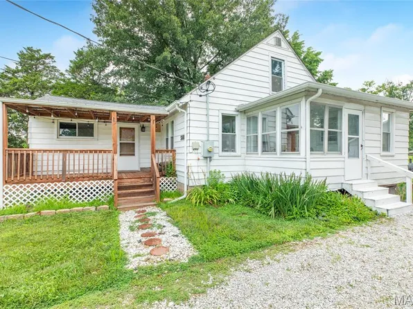 5681 Humbert Rd, Godfrey, IL 62035