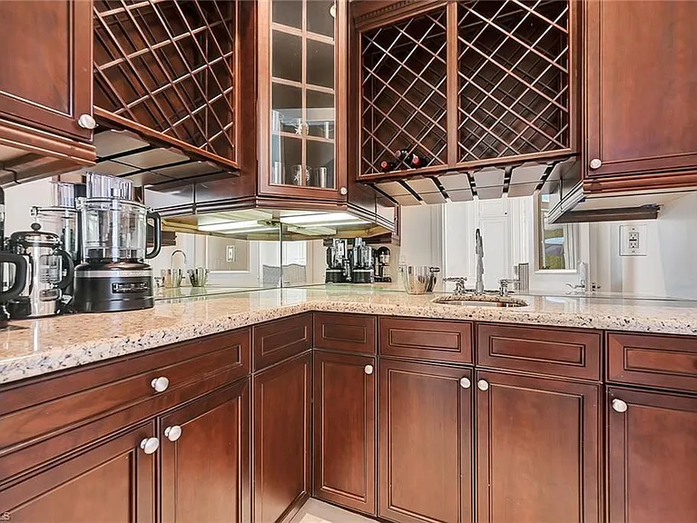 2052 Isla Vista Ln — Photo 9
