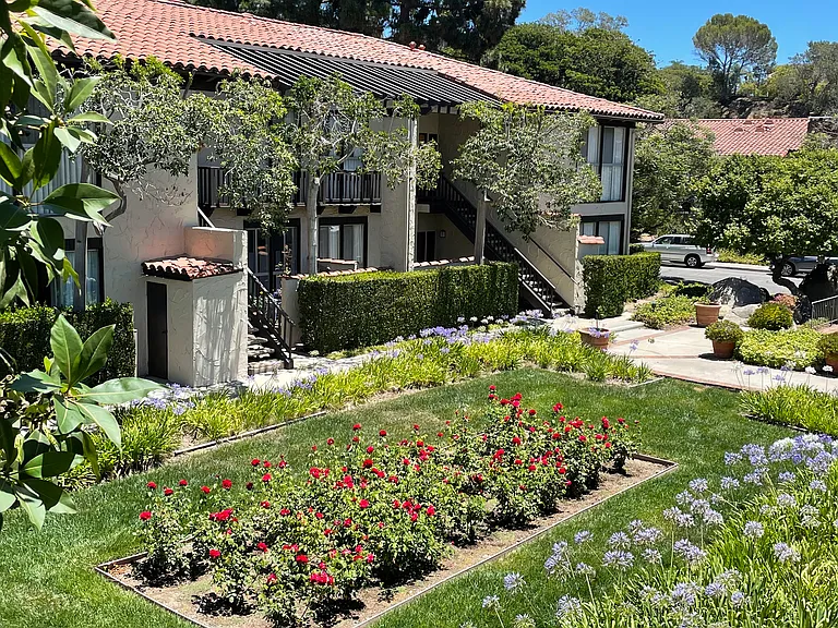 Los Robles Apartments - Senior 55+ — Photo 34