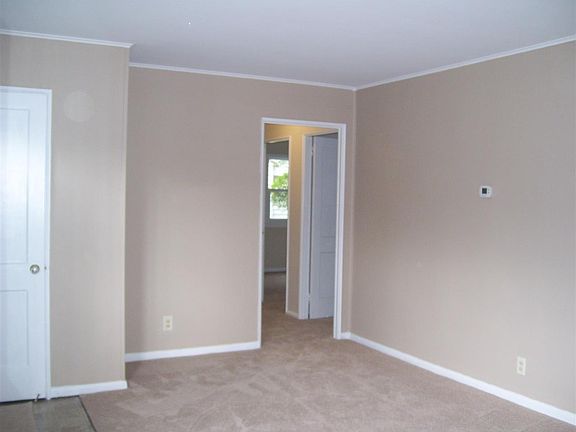 4th image of 1904 Western Dr