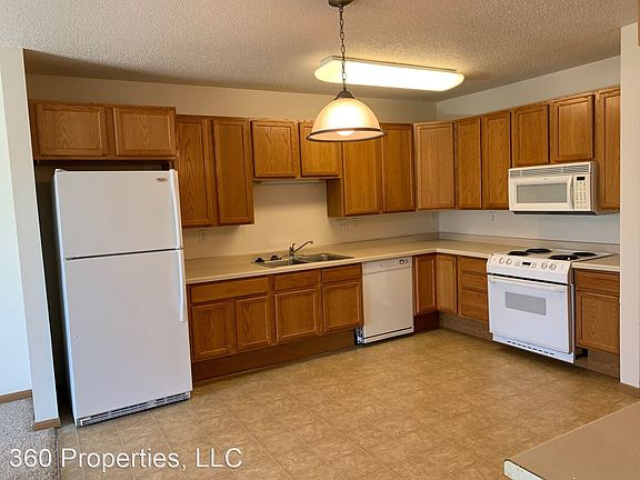 5th image of 3450 8th Ave S #106