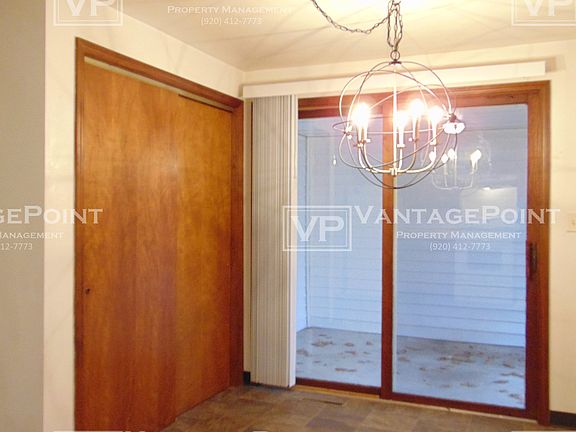 5th image of 2057 Packerland Dr