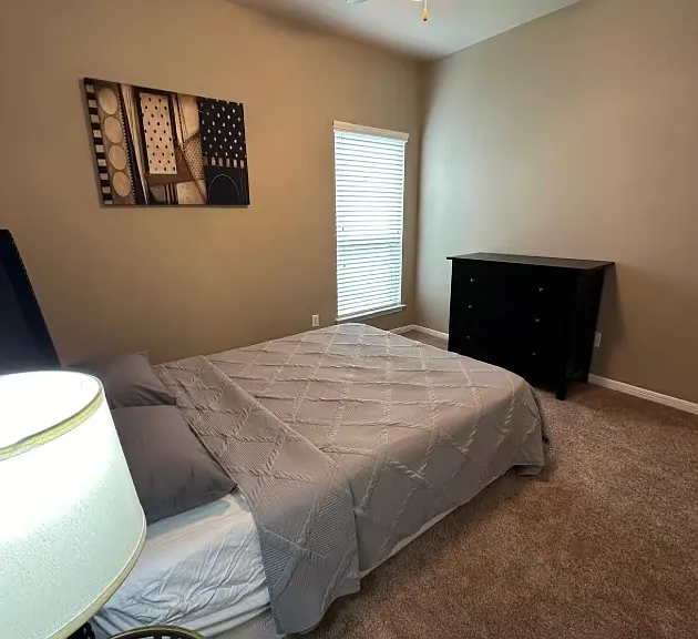 511 Parkfield Ln — Photo 6