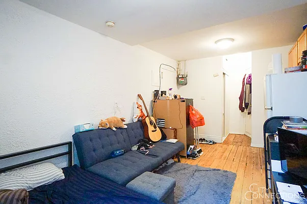 Rented by City Connections Realty | media 19