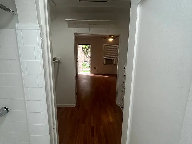 925 N Azusa Ave — Photo 8