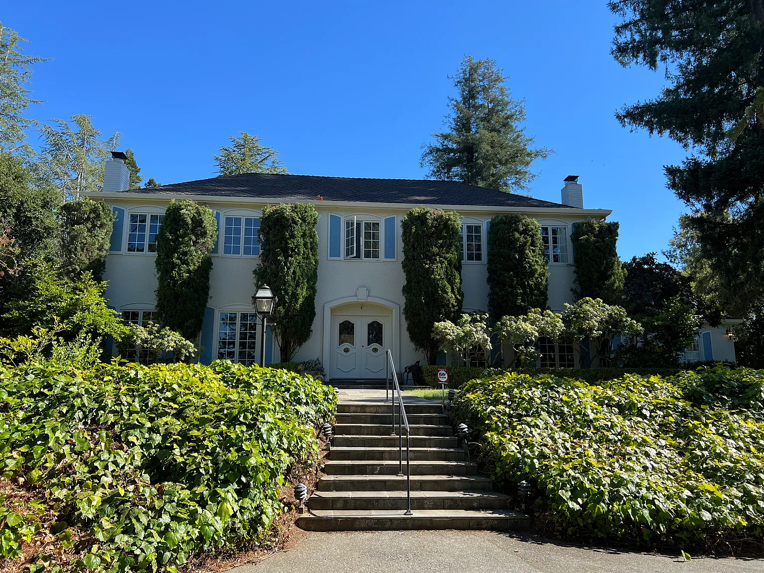 5 bed, 3.5 bath, 4058 sqft, $20,000 — Photo 1