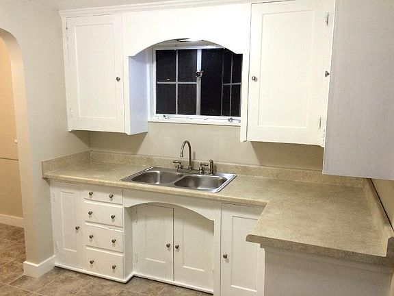Kitchen / Sink