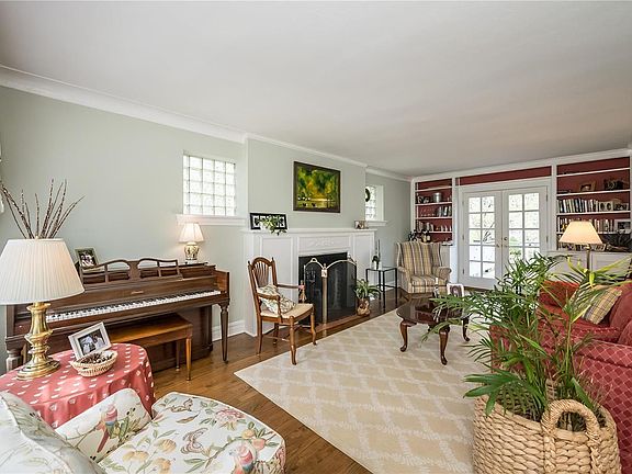 5th image of 1109 North Dr