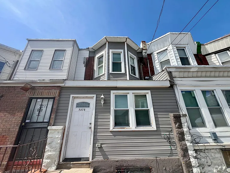 7275 Saybrook Ave — Photo 2