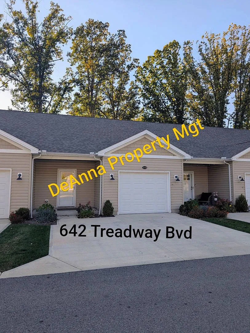 Rental - 642 Treadway Blvd. Sheffield Lake — Photo 1