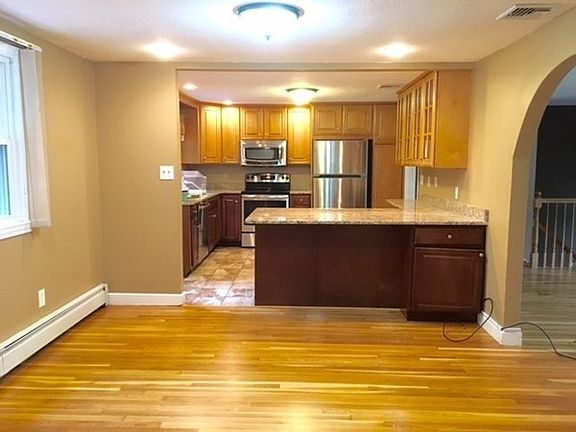 3rd image of 3 Heritage Ln
