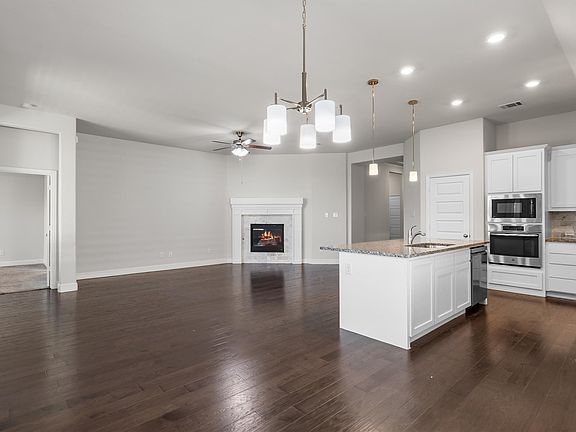 2nd image of 529 Overton Ave