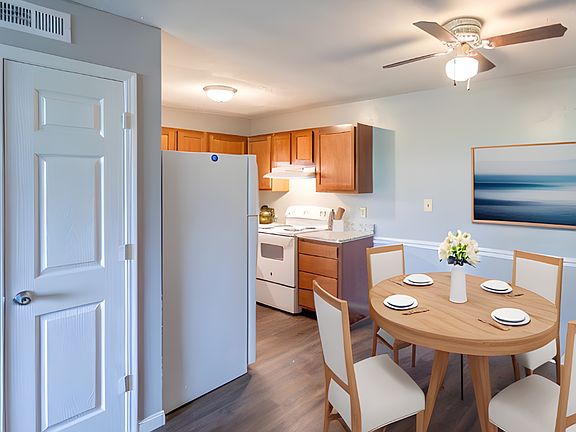 4th image of 535 Greenfield Ln #528-12