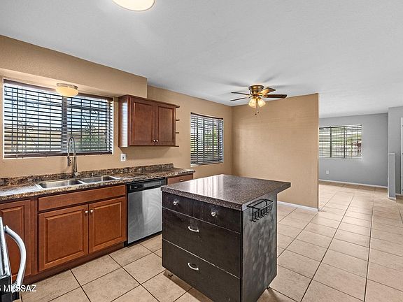 4th image of 707 W 41st St