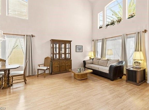 4th image of 8965 Pomona Ct