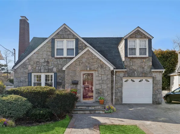 50 Paumanake Avenue, Babylon, NY 11702