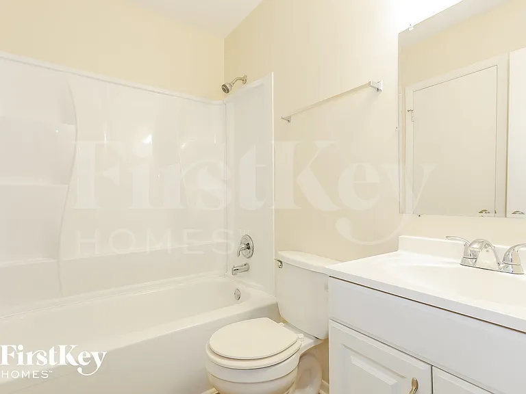 185 Mulford Dr — Photo 10