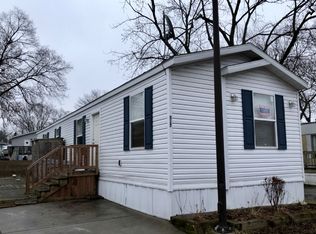 517 Sterling St E, Justice, IL 60458