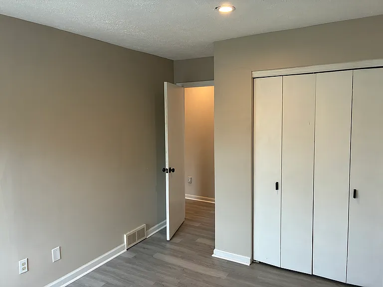 3424 Sutherland Dr — Photo 16